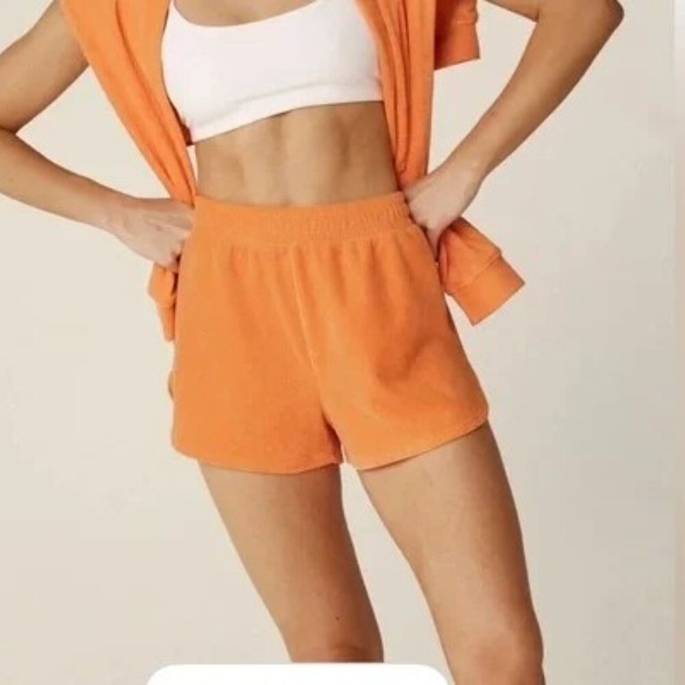 NWT BEYOND YOGA TRAPEZE SWEAT SHORTS, XSMALL